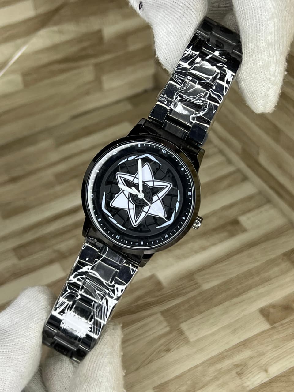 Premium Rotating Star Design Watch - Stylish Metal Strap Wristwatch