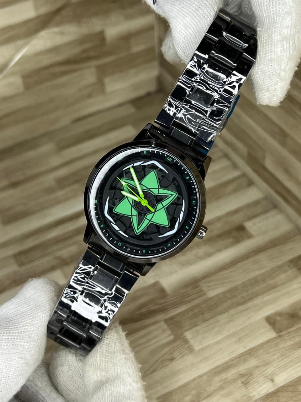 Premium Rotating Star Design Watch - Stylish Metal Strap Wristwatch