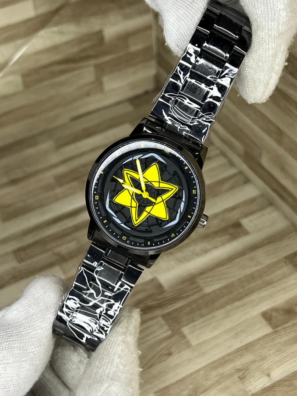 Premium Rotating Star Design Watch - Stylish Metal Strap Wristwatch